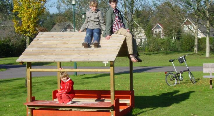 Speeltuin met kinderen in Drenthe